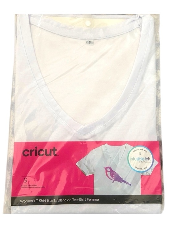 Cricut Tops - NEW! CRICUT WOMENS BLANK TSHIRTS